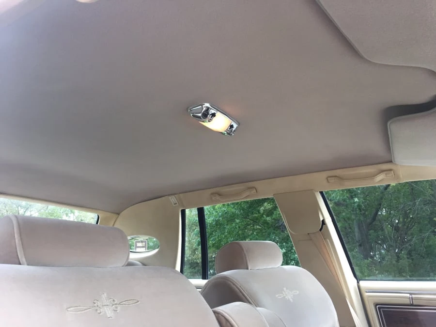 1983 Lincoln Continental 7th Gen - Image 7 of 12