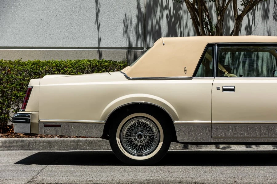 1983 Lincoln Continental Mark VI - Image 16 of 31