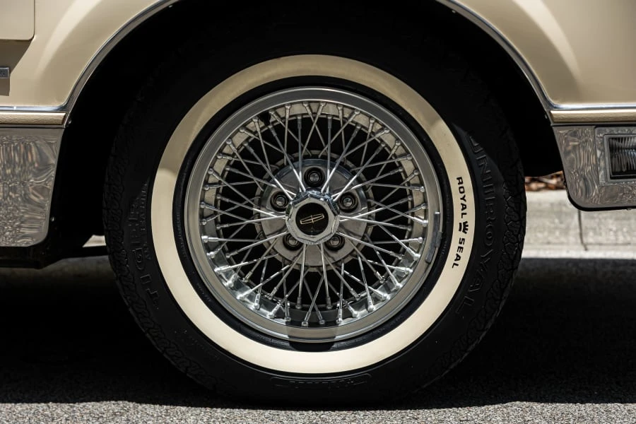 1983 Lincoln Continental Mark VI - Image 22 of 31