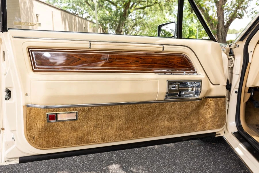 1983 Lincoln Continental Mark VI - Image 29 of 31
