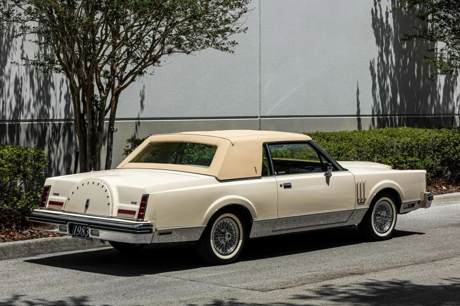 1983 Lincoln Continental Mark VI - Image 17 of 31