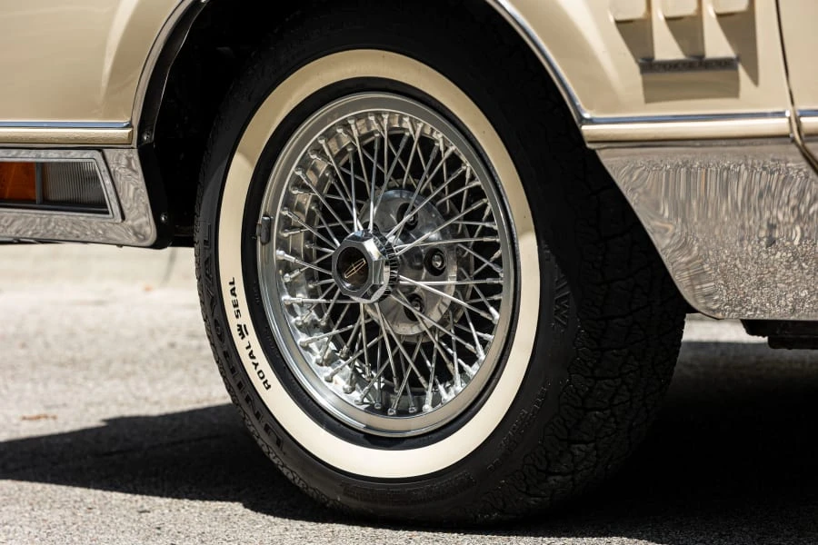 1983 Lincoln Continental Mark VI - Image 13 of 31