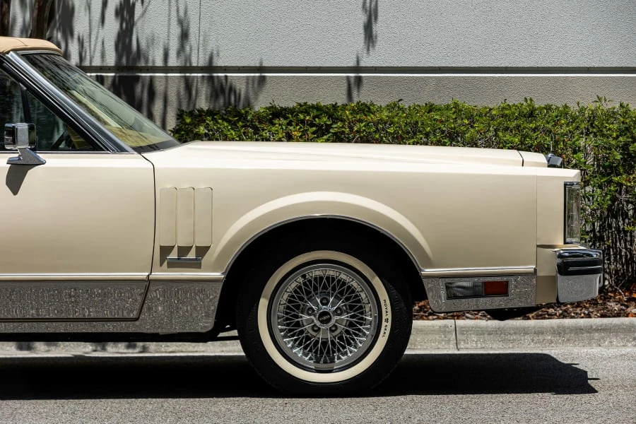 1983 Lincoln Continental Mark VI - Image 21 of 31
