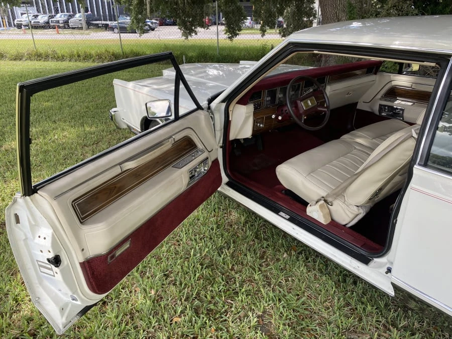 1983 Lincoln Continental Mark VI - Image 15 of 19