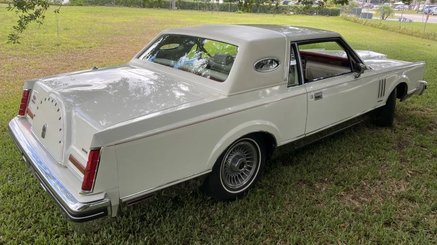 1983 Lincoln Continental Mark VI - Image 2 of 19