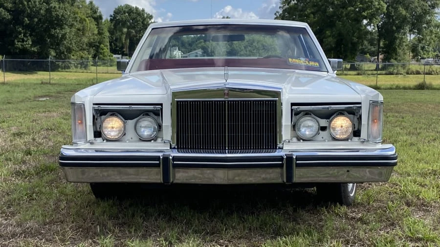 1983 Lincoln Continental Mark VI - Image 5 of 19