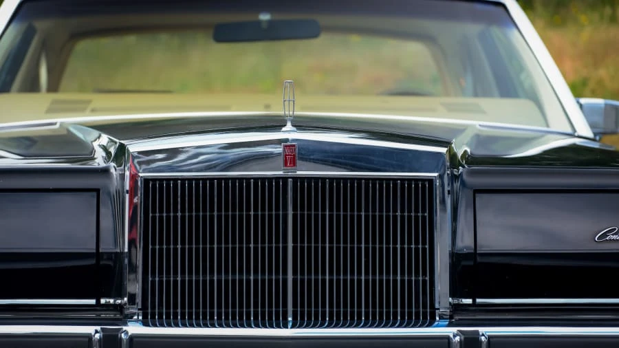 1983 Lincoln Continental Mark VI - Image 9 of 29