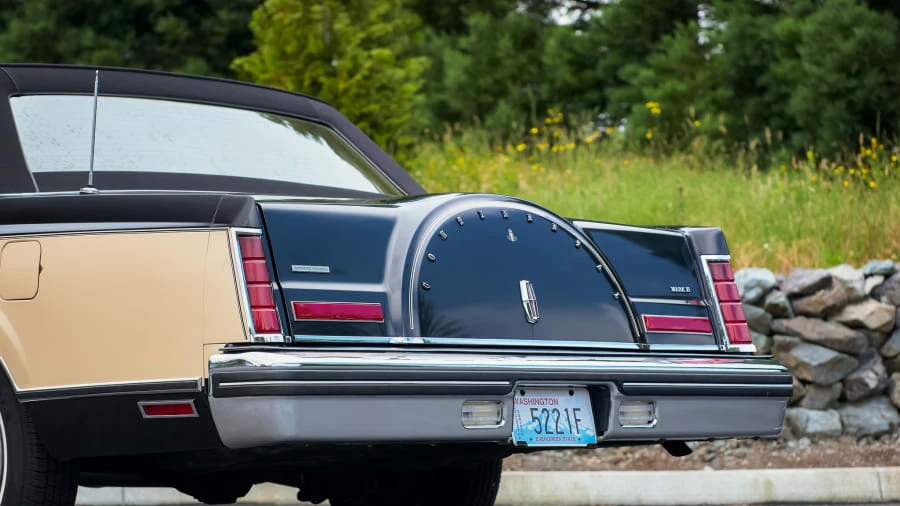 1983 Lincoln Continental Mark VI - Image 19 of 29