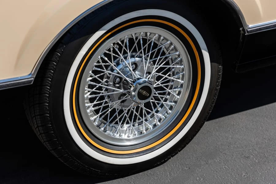 1983 Lincoln Continental Mark VI - Image 20 of 31