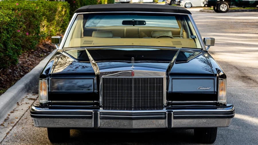 1983 Lincoln Continental Mark VI - Image 17 of 29