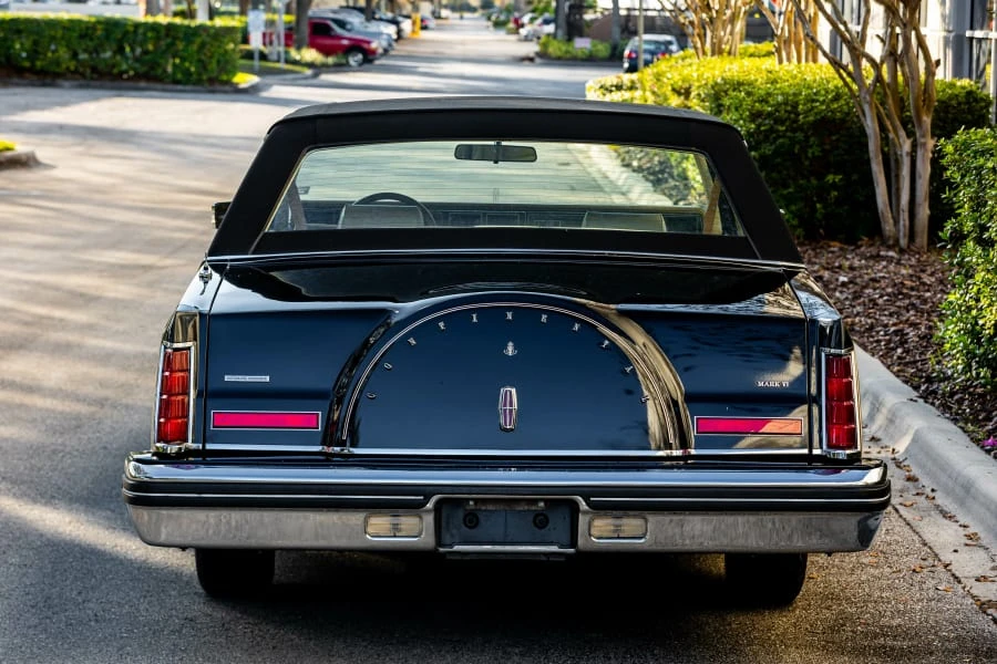 1983 Lincoln Continental Mark VI - Image 18 of 29