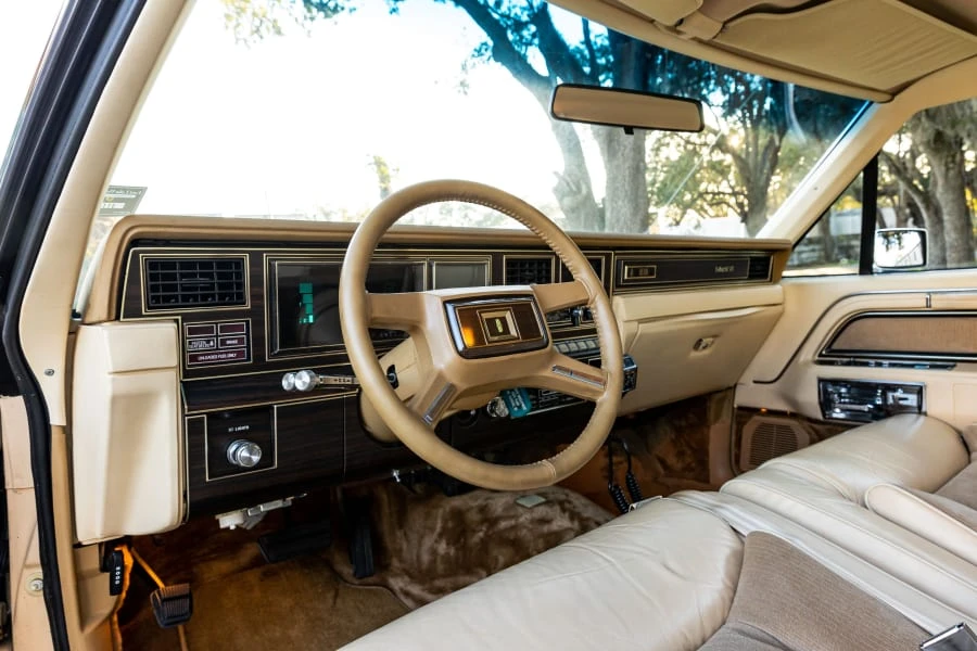 1983 Lincoln Continental Mark VI - Image 3 of 29
