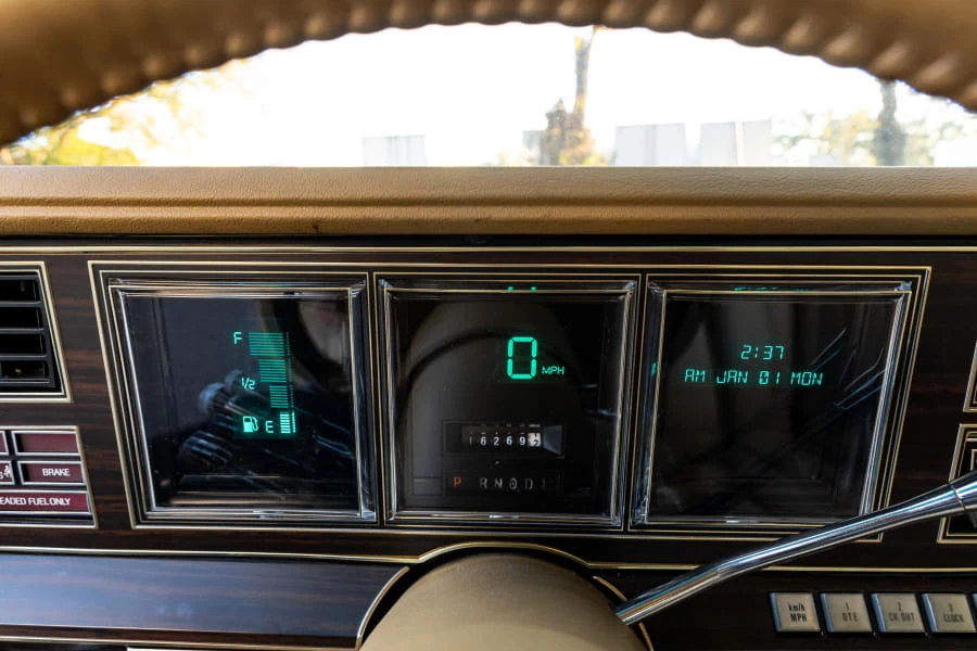 1983 Lincoln Continental Mark VI - Image 4 of 29