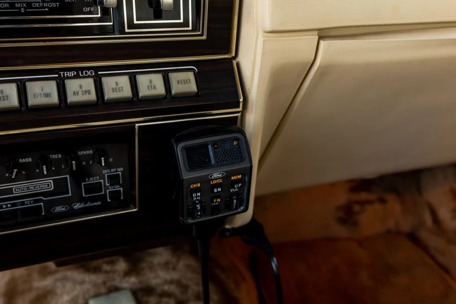 1983 Lincoln Continental Mark VI - Image 25 of 29