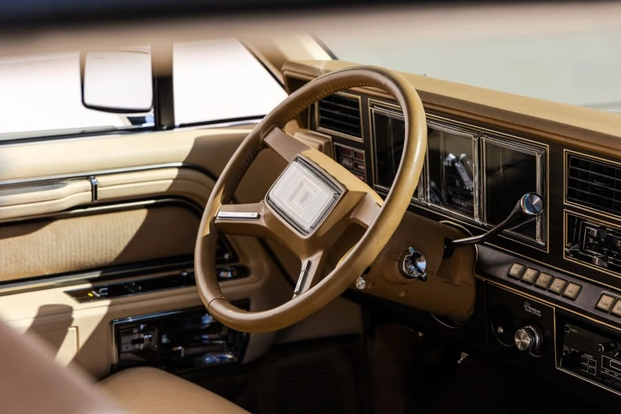 1983 Lincoln Continental Mark VI - Image 25 of 31