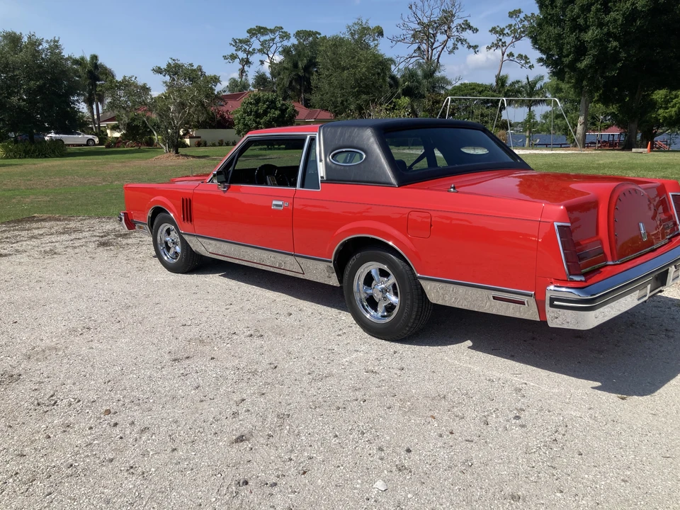 1983 Lincoln Continental 7th Gen - Image 5 of 31