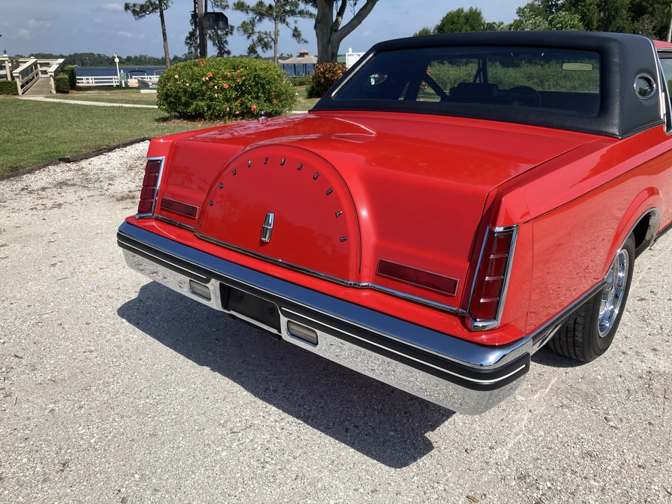 1983 Lincoln Continental 7th Gen - Image 7 of 31