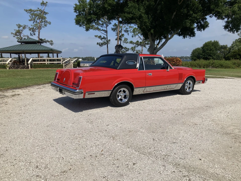1983 Lincoln Continental 7th Gen - Image 15 of 31