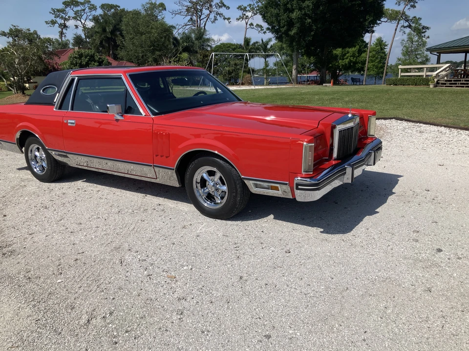 1983 Lincoln Continental 7th Gen - Image 10 of 31