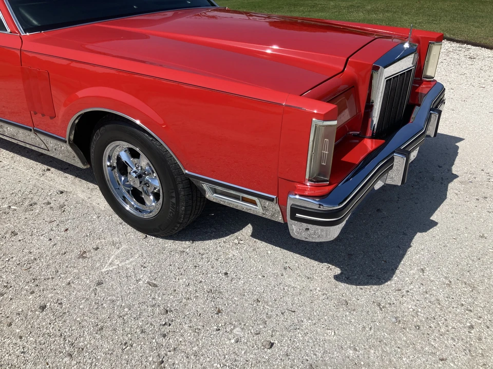 1983 Lincoln Continental 7th Gen - Image 19 of 31