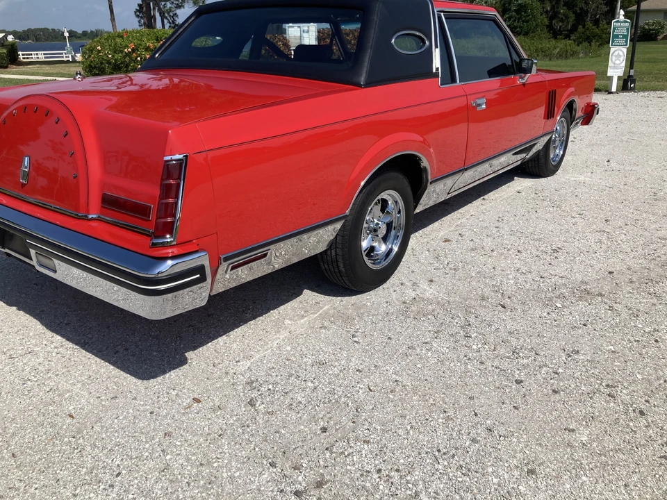 1983 Lincoln Continental 7th Gen - Image 22 of 31