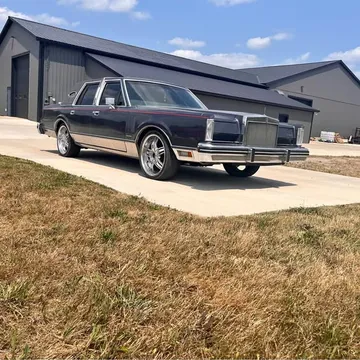 1983 Lincoln Continental Sedan 4D