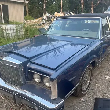 1983 Lincoln Continental Sedan 4D