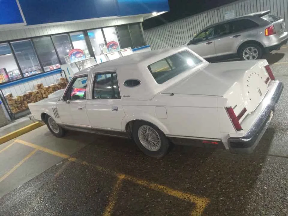 1983 Lincoln Continental 7th Gen - Image 2 of 5