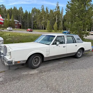 1983 Lincoln Continental Signature Sedan 4D