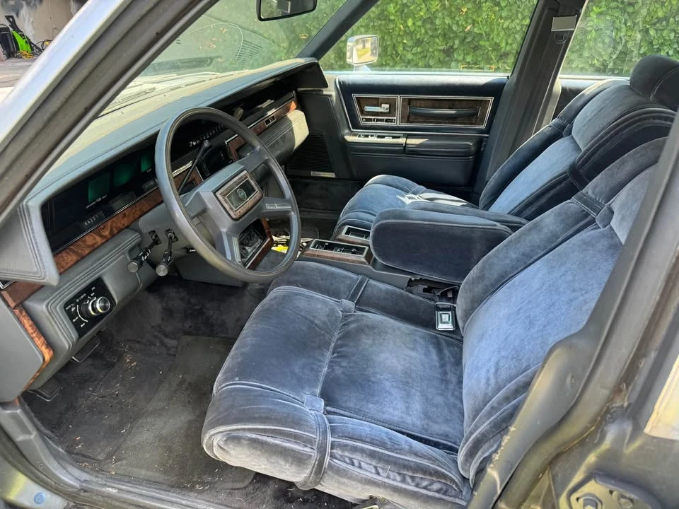 1983 Lincoln Continental 7th Gen - Image 8 of 14