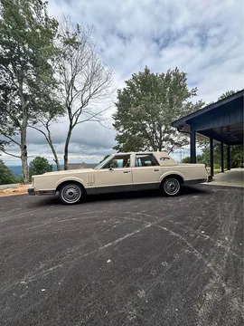 1983 Lincoln Continental Town Car Mark VI