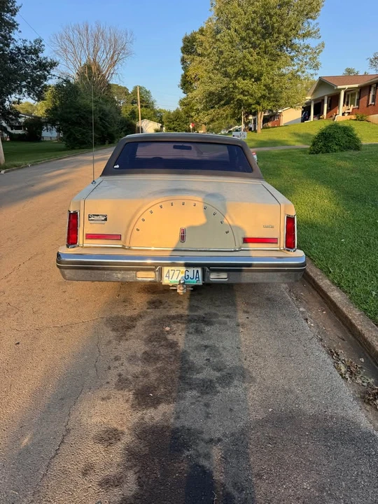 1983 Lincoln Continental Mark VI - Image 11 of 12