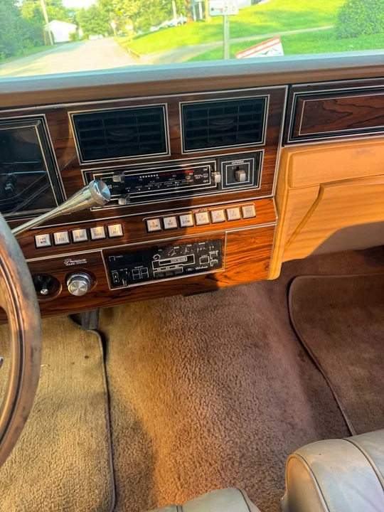 1983 Lincoln Continental Mark VI - Image 8 of 12