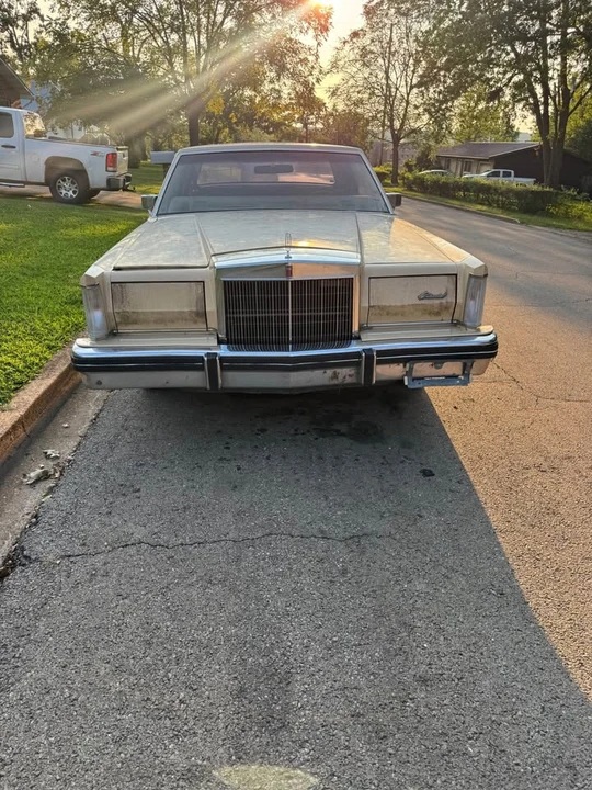 1983 Lincoln Continental Mark VI - Image 3 of 12