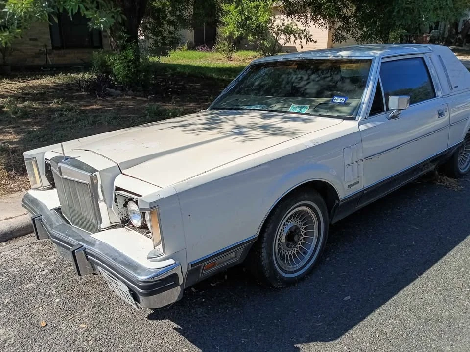 1983 Lincoln Continental Mark VI - Image 2 of 10