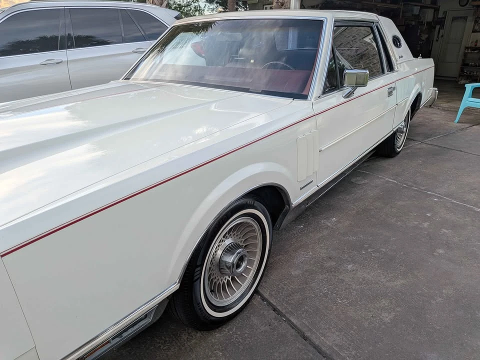 1983 Lincoln Continental Mark VI - Image 12 of 20