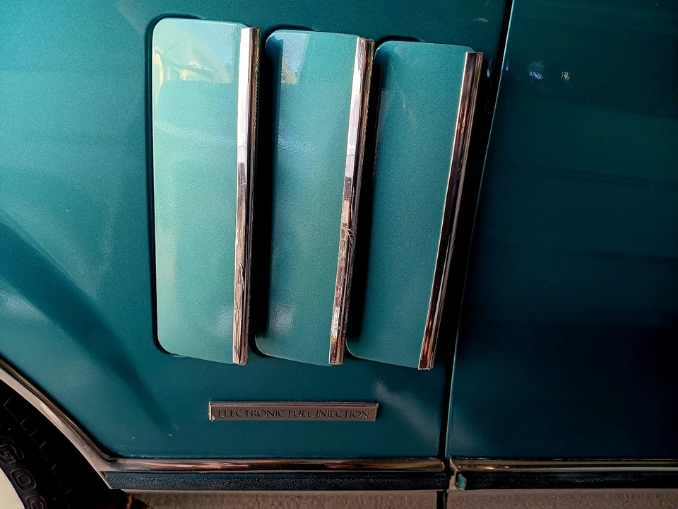 1983 Lincoln Continental Mark VI - Image 10 of 21