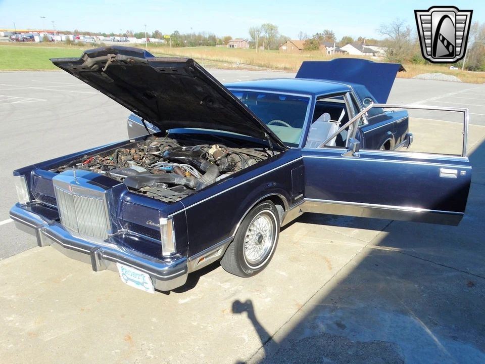 1983 Lincoln Continental Mark VI - Image 13 of 21