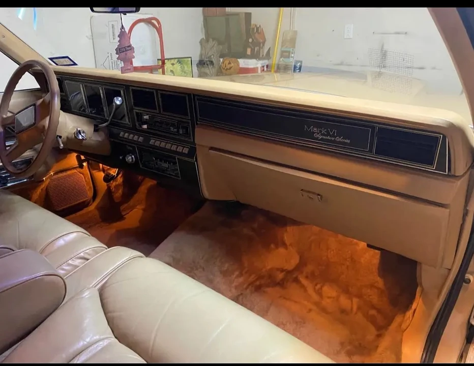 1983 Lincoln Continental Mark VI - Image 7 of 11
