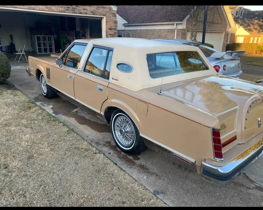 1983 Lincoln Continental Mark VI - Image 3 of 11
