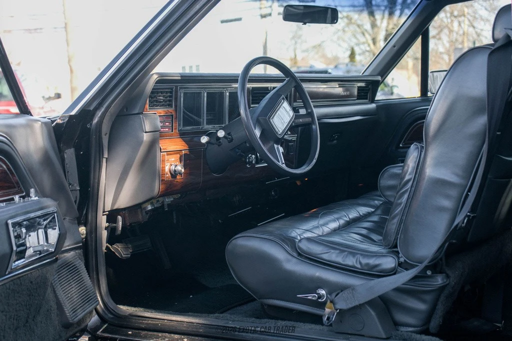 1983 Lincoln Continental Mark VI - Image 21 of 24