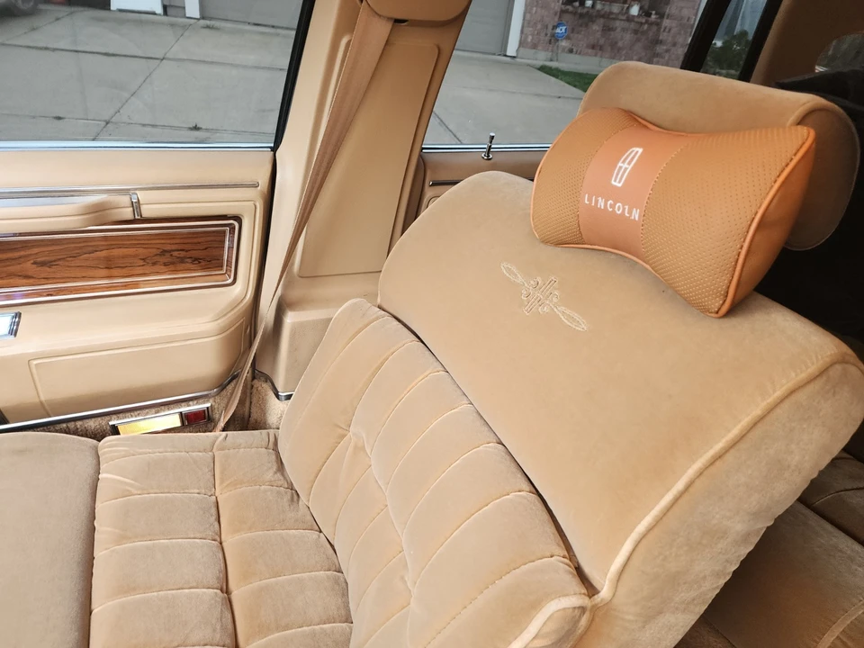 1983 Lincoln Continental Mark VI - Image 20 of 24