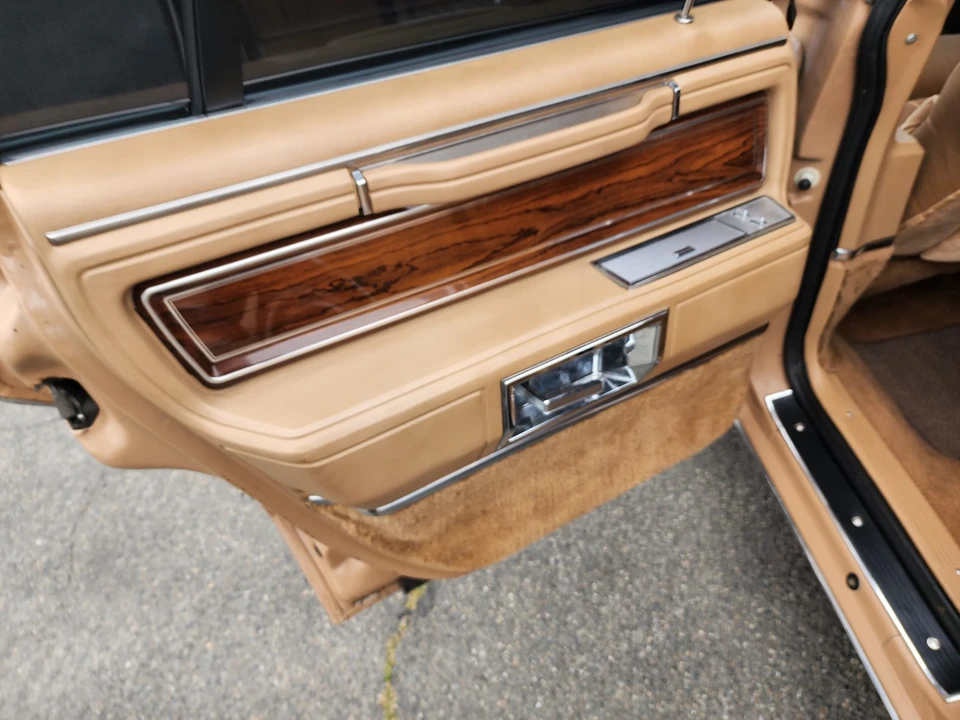 1983 Lincoln Continental Mark VI - Image 16 of 24