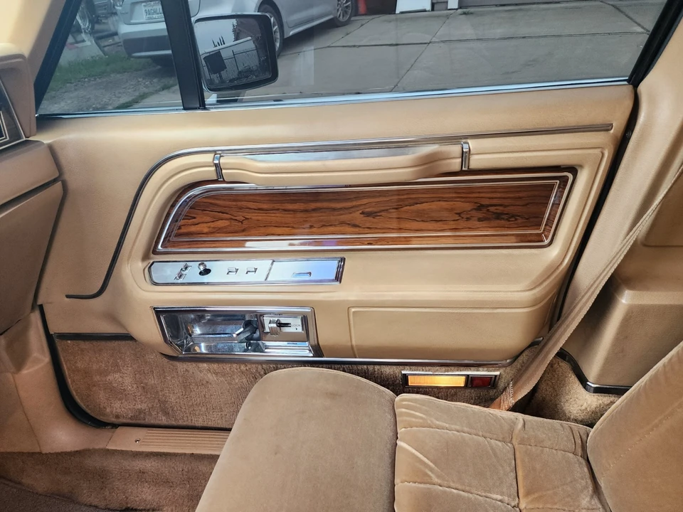 1983 Lincoln Continental Mark VI - Image 21 of 24