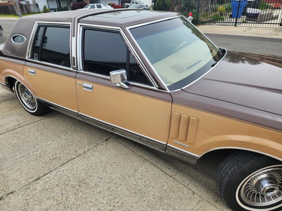1983 Lincoln Continental Mark VI - Image 3 of 24