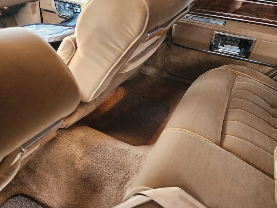 1983 Lincoln Continental Mark VI - Image 15 of 24