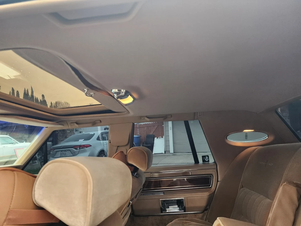 1983 Lincoln Continental Mark VI - Image 9 of 24