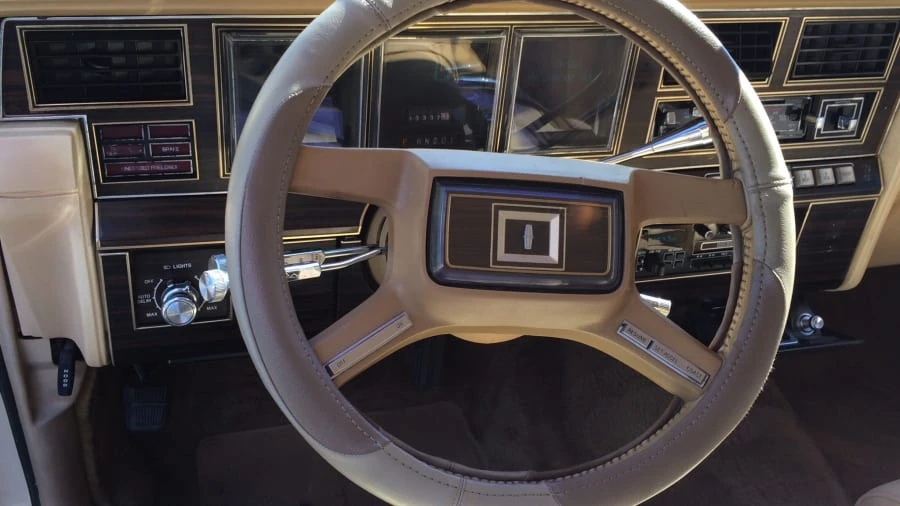 1983 Lincoln Continental Mark VI - Image 5 of 10