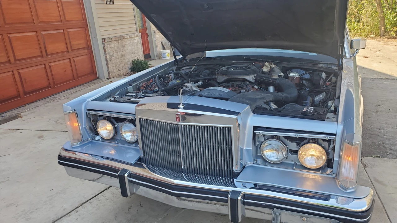 1983 Lincoln Premiere - Image 19 of 26