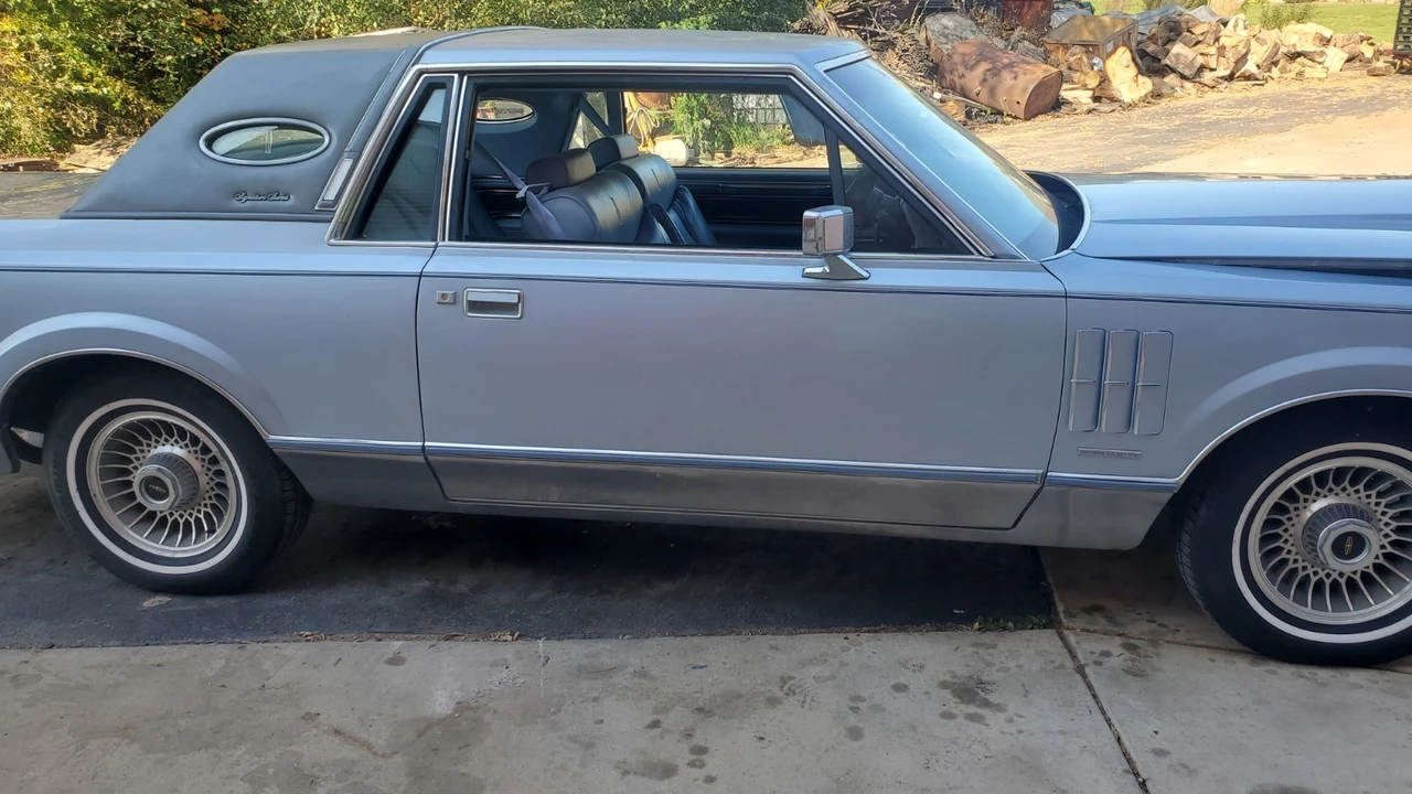 1983 Lincoln Premiere - Image 26 of 26